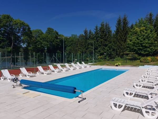 nowy, podgrzewany basen