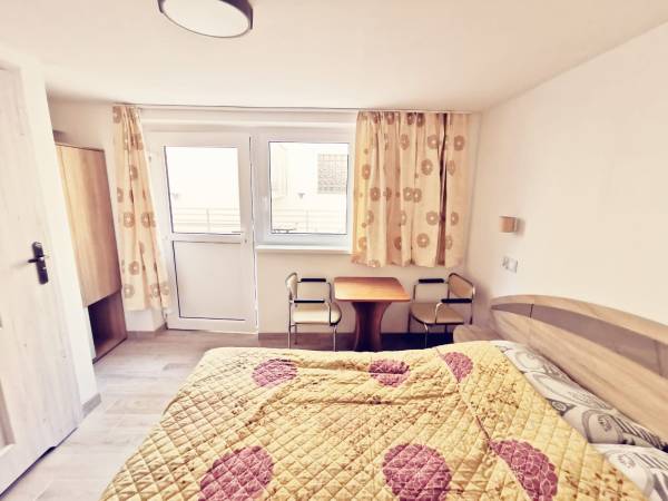 Pokój nr04 dwuosobowy z łazienką na parterze