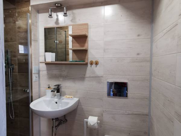 Łazienka pokoju nr 04