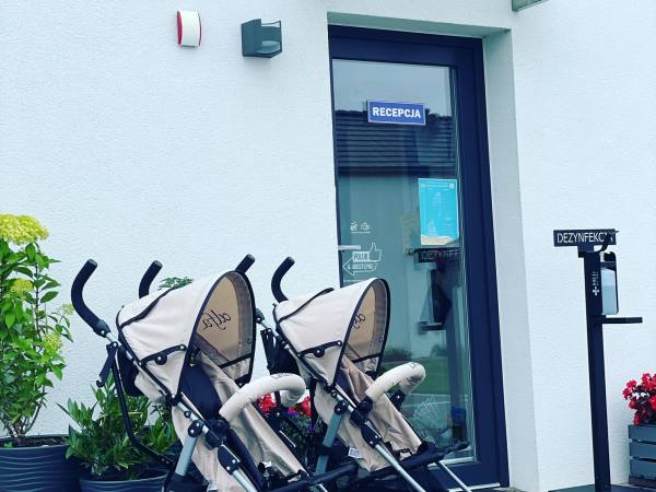 Możliwość wypożyczenia spacerówki