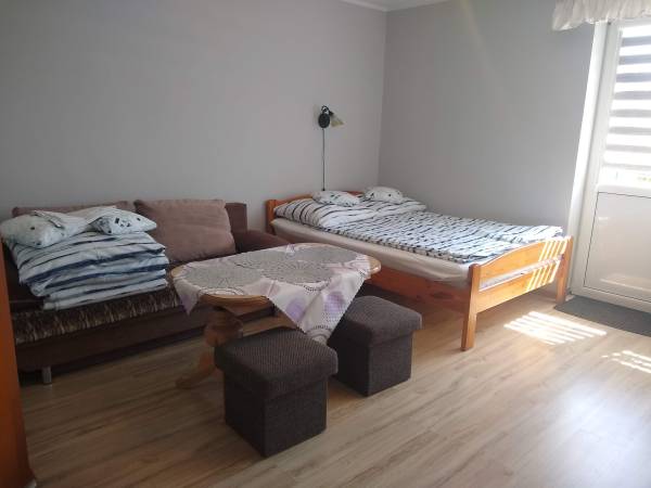 pokój nr 02 parter 4-osobowy(wyjście na zewnątrz)