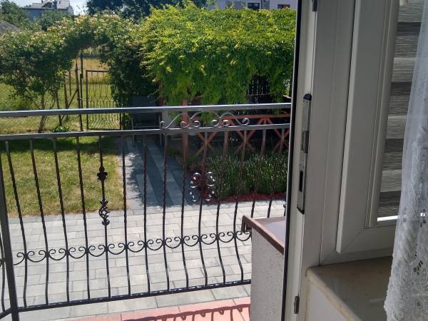 pokój nr 02 parter 4-osobowy(wyjście na zewnątrz)