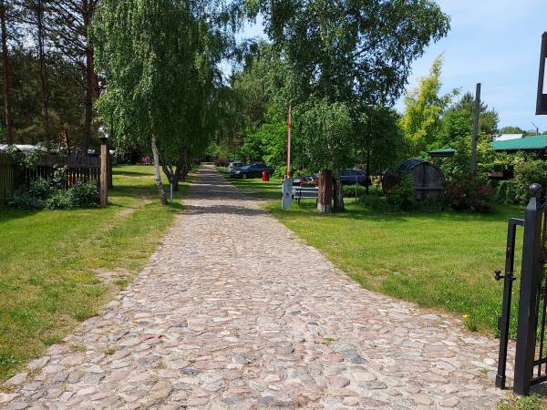 Wjazd na teren ośrodka