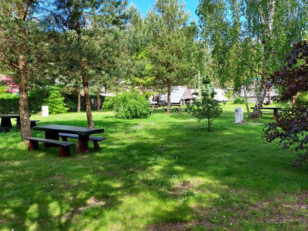 Pole namiotowe gotowe na przyjazd gości