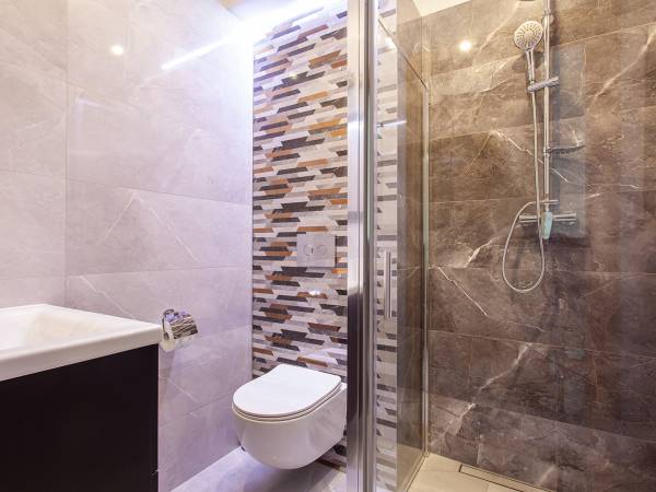 ŁAZIENKA pokoju 2+1