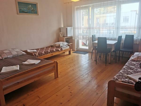 Pokój nr 10 - 4 osobowy z łazienką i balkonem 