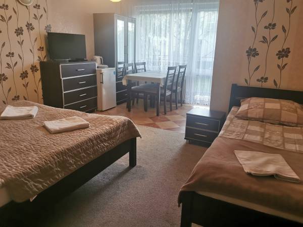 Pokój nr 2 - 3 osobowy z łazienką i balkonem 