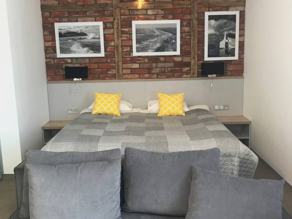 apartament dwuosobowy z aneksem kuchennym i balkonem 