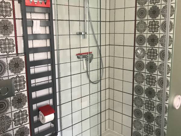 apartament dwuosobowy z aneksem kuchennym i balkonem 