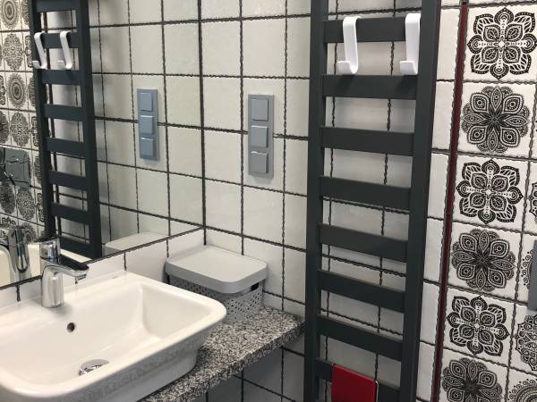 pokój dwuosobowy z lodówką 