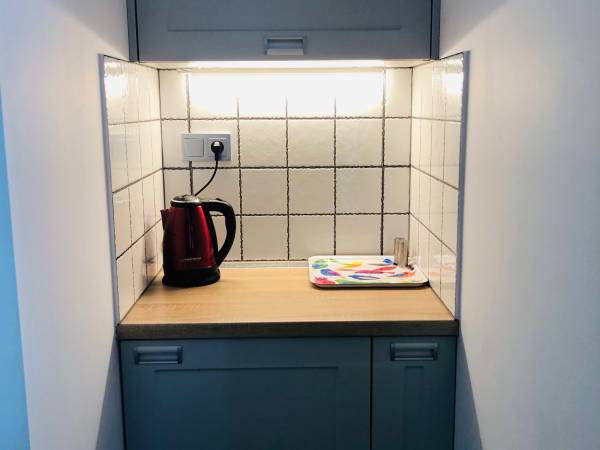 pokój dwuosobowy z lodówką 