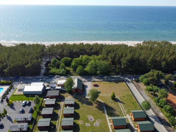 Teren ośrodka, wejście na plażę, morze