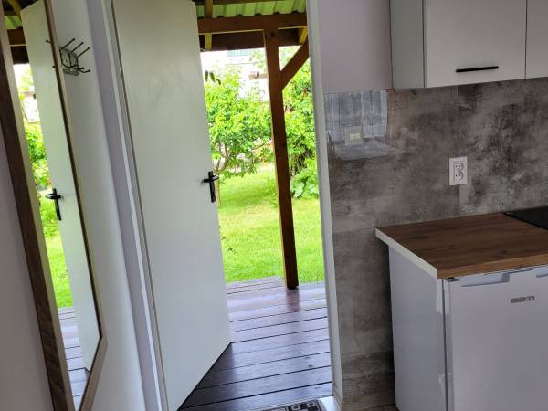 Widok na ogród z domku nr 5