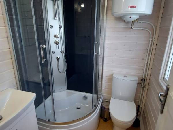 Łazienka w domku 2 osobowym 