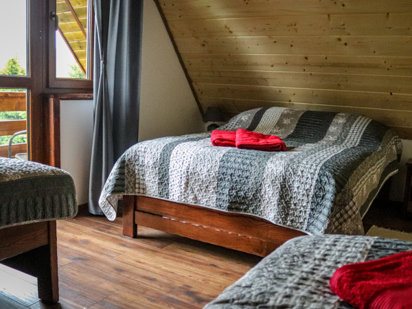 Domek nr 2 - sypialnia na piętrze 4 osobowa