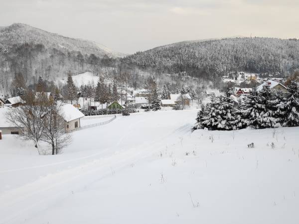 Domek nr 2 - sypialnia na piętrze 4 osobowa widok z balkonu 