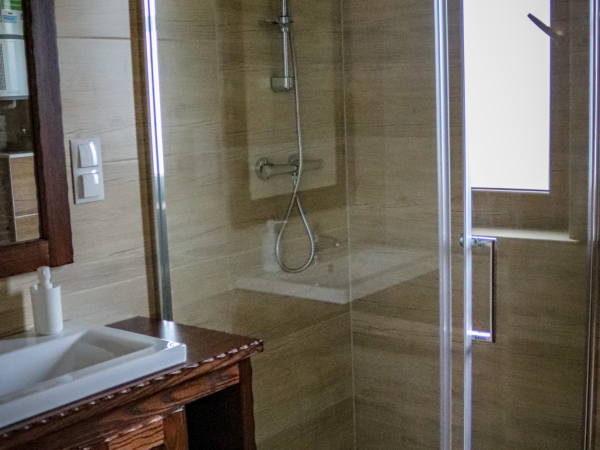 Domek nr 2 - łazienka na parterze