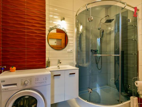 Domy na Pograniczu nad jeziorem