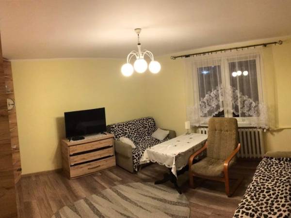 Pokój nr 5 z prywatną łazienką która znajduje się na korytarzu