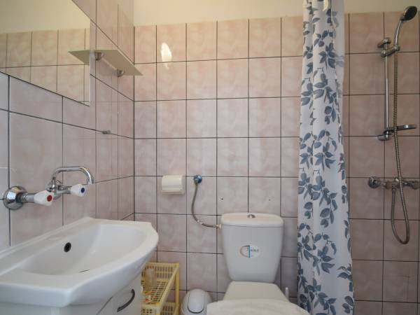 pokój dwuosobowy łazienka