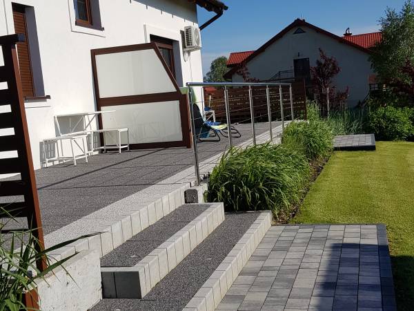 Taras dolny apartament 1