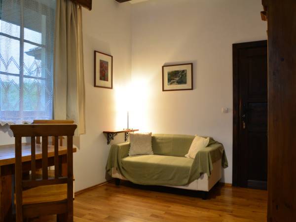 Mały pokój 2-osobowy (parter) z łazienką