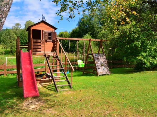 Mały plac zabaw dla najmłodszych