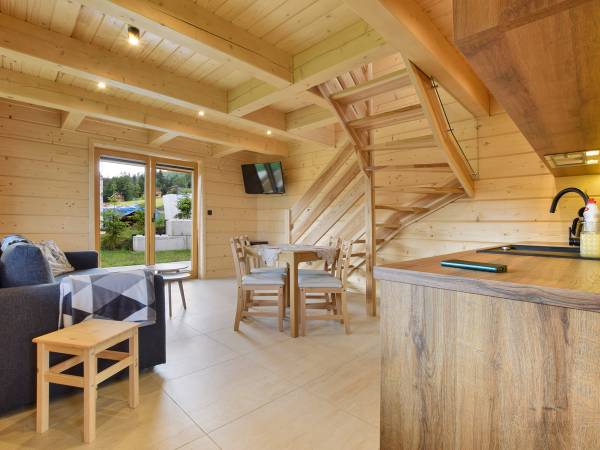 salon z wyjściem na taras