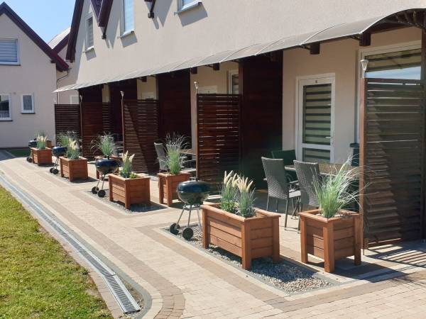 Domki nr 1,2,3,4 z widokiem na plac zabaw