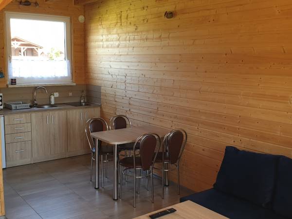 Jadalnia z aneksem kuchennym