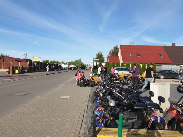 Wypożyczalnie, jadalnie oraz inne atrakcje