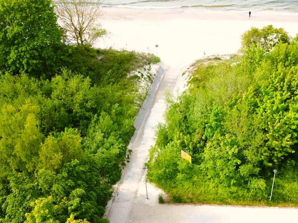 Wygodne zejście na plażę