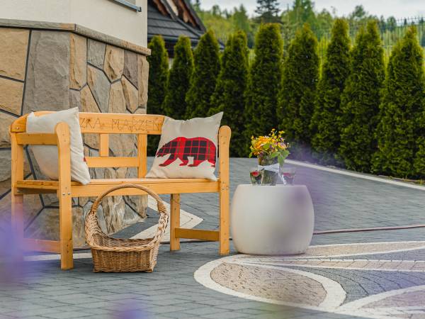 Ławeczka marzeń na tarasie