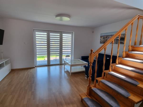 Prawa strona - pokój dzienny