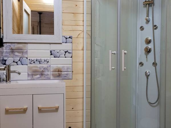 Nowy domek - 3 pokoje - łazienka