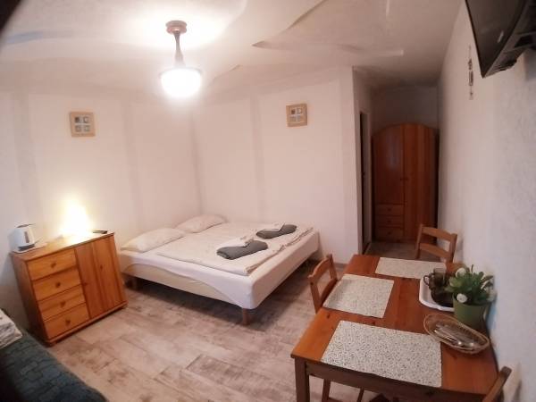 Sandra II pokój nr 8 piętro I