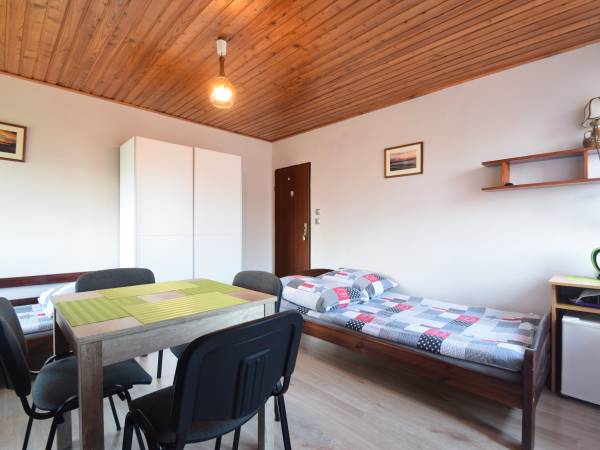 pokój 4 os z balkonem /8/