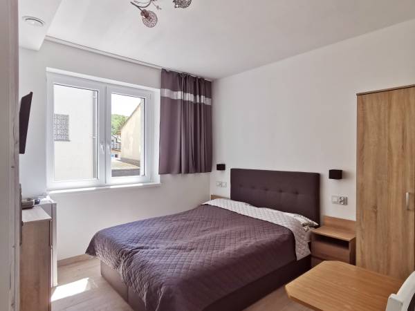 Pokój dwuosobowy nr 24 z łazienka 