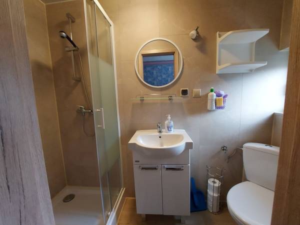 Pokój 2,3 -osobowy (nr 5) - łazienka