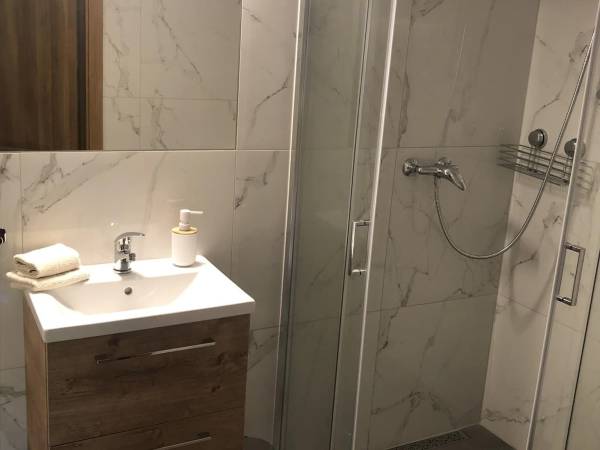 Nowe łazienki w każdym pokoju 