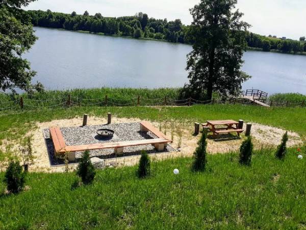 Domki nad Jeziorem BASEN SAUNA JACCUZI prywatny pomost