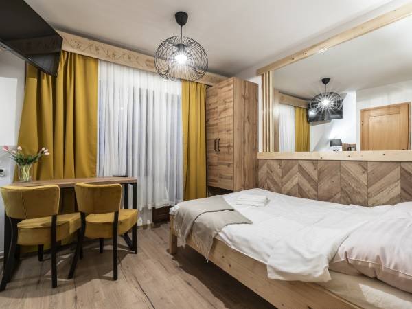 Willa Chwost Pokoje i Apartamenty