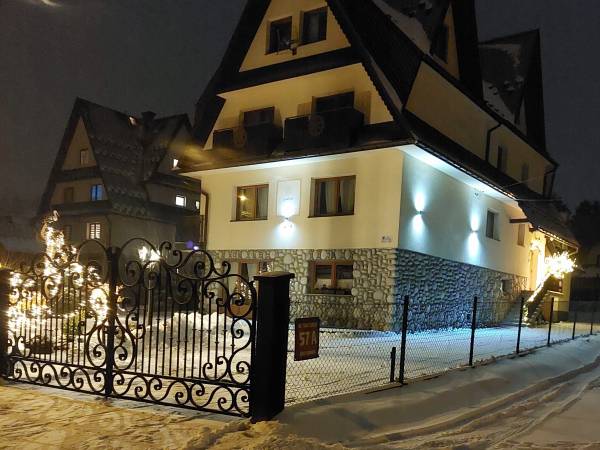 Willa Chwost Pokoje i Apartamenty