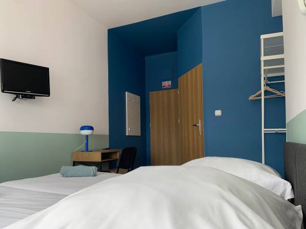 Premium Hostel & Bistro