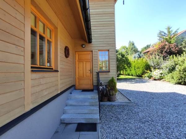 Parking, wejście główne