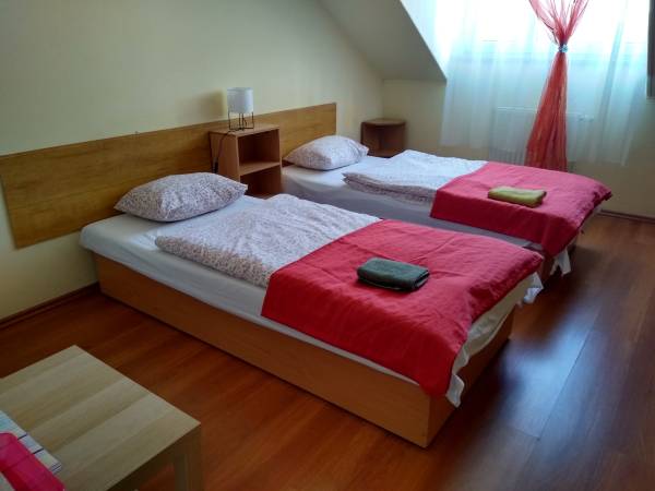 pokój 2 osobowy z umywalką