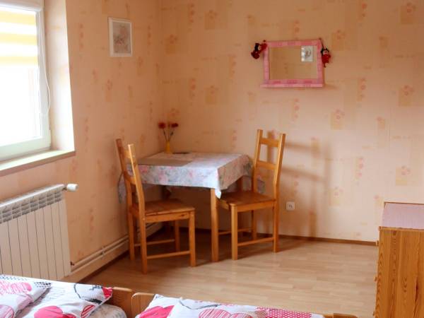 Pokój romantyczny 2 osobowy. Łóżka mogą być osobno lub złączone. 