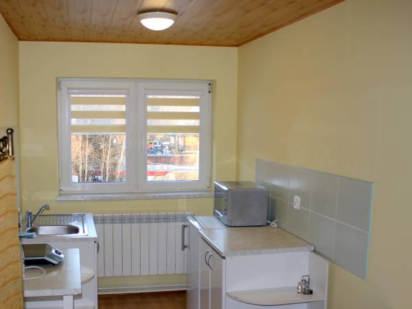 W pełni wyposażony aneks kuchenny dla pokoi: muzycznego, romantycznego i morskiego.