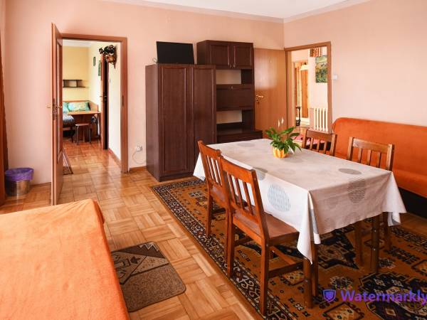 Pokój (a) na parterze: 2 łóżka 1-osobowe, 2 łóżka 2-osobowe