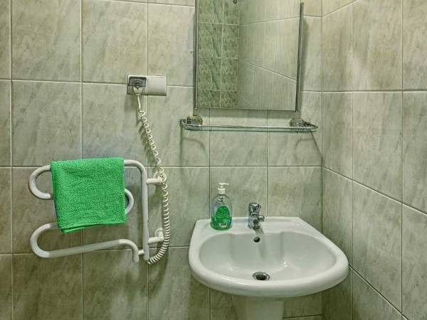 Łazienka w pokoju a i b na parterze